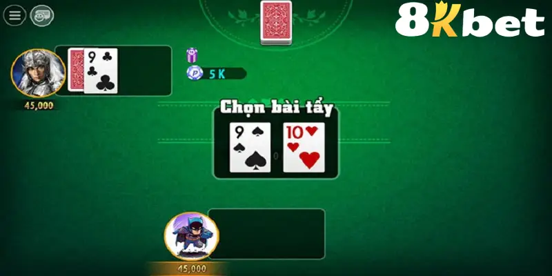 Khi có bài mạnh trên tay, bạn hãy áp dụng chiến thuật tố chậm